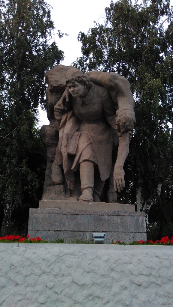Памятник, прообразам которого стала Мария Кухарская